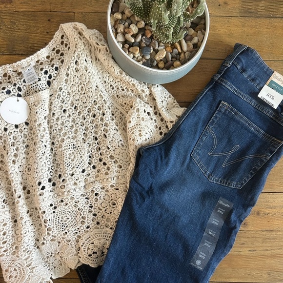 WRANGLER Women’s Boot Cut Jeans Western Mid Rise Stretch Blue Wash 28X32 - Picture 4 of 17